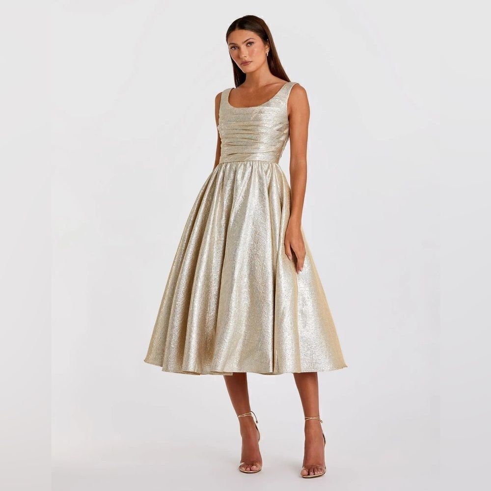 MAC DUGGAL Size 6 Gold Square Neck Pleated Sleeveless Midi Cocktail Dress Gown